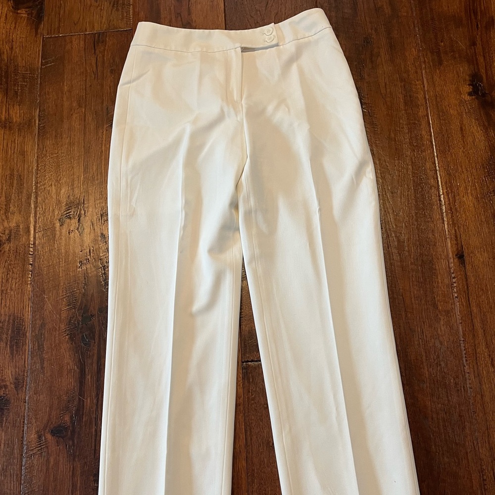 LADIES’ PURE WHITE DRESS PANTS, LINED. SIZE 6. JOSEPHINE ESSENTIALS. EXCELLENT!!